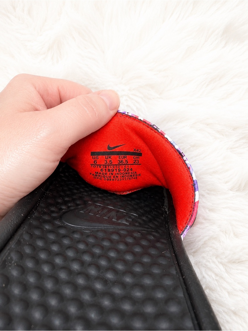 Nike Benassi JDI Floral Slides Women’s Size 6 Red Purple Black Comfort Sandals - Picture 6 of 6